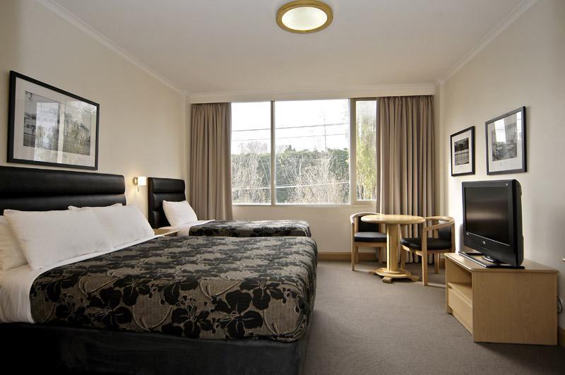 Brighton Savoy Hotel Melbourne Room photo